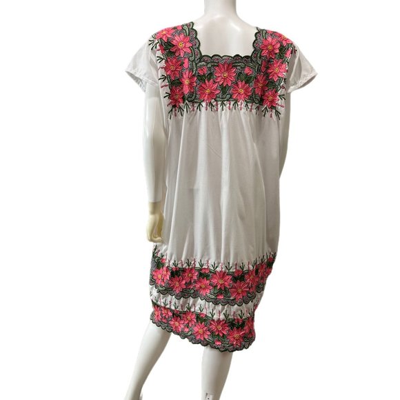 Embroidered White Women’s Size 18? Summer Dress Swimsuit Cover Floral Unbranded - Picture 5 of 6